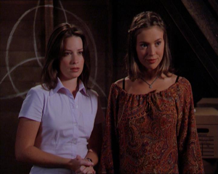 Charmed-Online_dot_net-2x01WitchTrial1820.jpg Charmed-Online_dot_net-2x01WitchTrial1820.jpg
