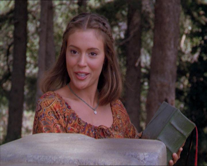 Charmed-Online_dot_net-2x01WitchTrial2253.jpg Charmed-Online_dot_net-2x01WitchTrial2253.jpg
