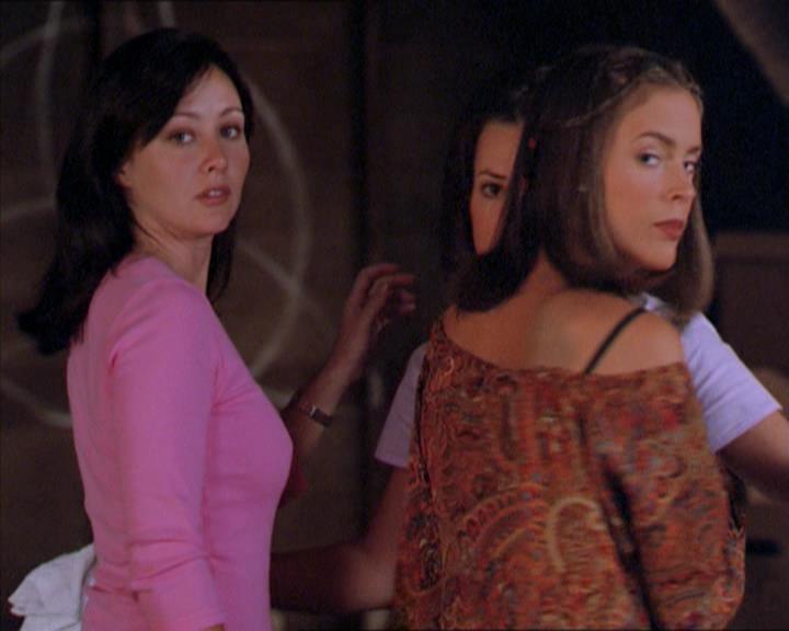 Charmed-Online_dot_net-2x01WitchTrial2346.jpg Charmed-Online_dot_net-2x01WitchTrial2346.jpg