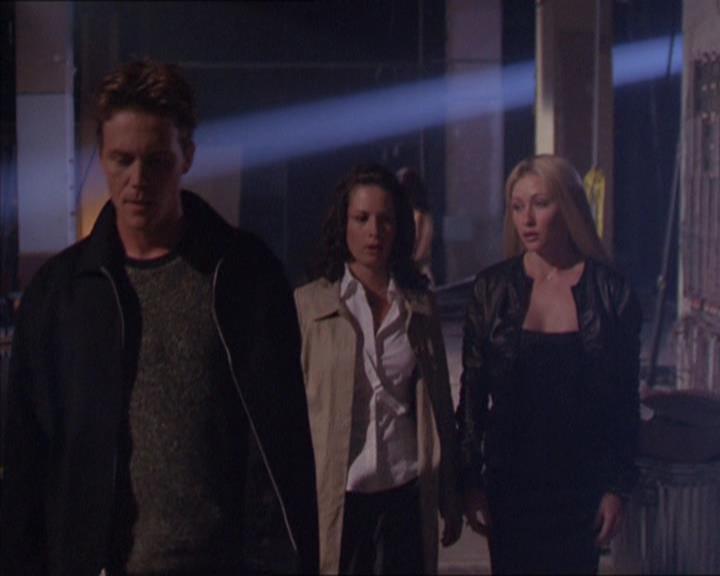 Charmed-Online_dot_net-2x02MoralityBites1056.jpg Charmed-Online_dot_net-2x02MoralityBites1056.jpg