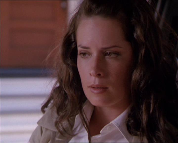 Charmed-Online_dot_net-2x02MoralityBites1785.jpg
