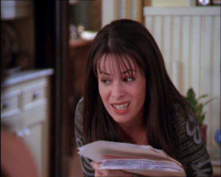 Charmed-Online_dot_net-2x03ThePaintedWorld0475.jpg