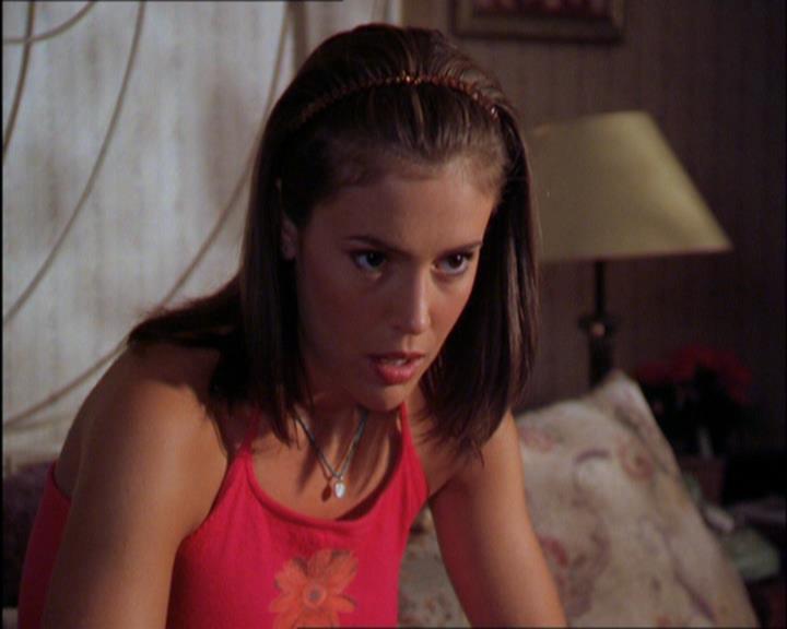 Charmed-Online_dot_net-2x03ThePaintedWorld0670.jpg Charmed-Online_dot_net-2x03ThePaintedWorld0670.jpg