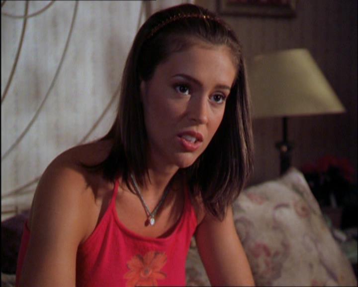 Charmed-Online_dot_net-2x03ThePaintedWorld0720.jpg Charmed-Online_dot_net-2x03ThePaintedWorld0720.jpg