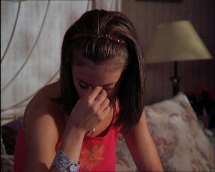 Charmed-Online_dot_net-2x03ThePaintedWorld0729.jpg Charmed-Online_dot_net-2x03ThePaintedWorld0729.jpg