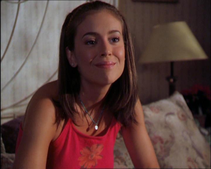 Charmed-Online_dot_net-2x03ThePaintedWorld0730.jpg Charmed-Online_dot_net-2x03ThePaintedWorld0730.jpg