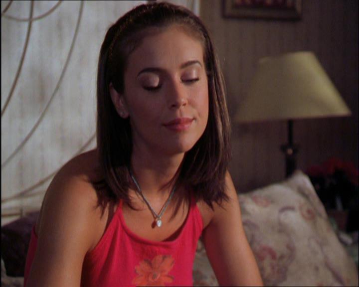 Charmed-Online_dot_net-2x03ThePaintedWorld0737.jpg Charmed-Online_dot_net-2x03ThePaintedWorld0737.jpg