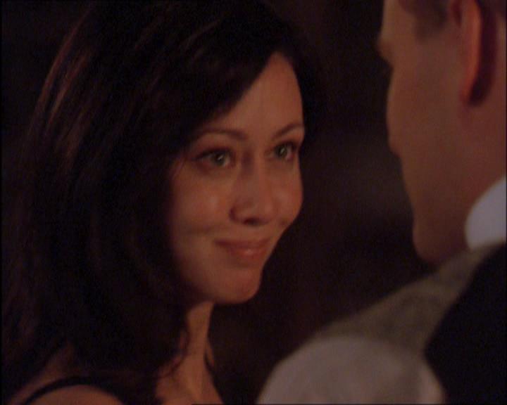 Charmed-Online_dot_net-2x03ThePaintedWorld1180.jpg