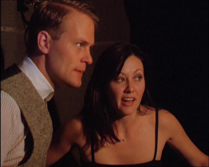 Charmed-Online_dot_net-2x03ThePaintedWorld1257.jpg Charmed-Online_dot_net-2x03ThePaintedWorld1257.jpg