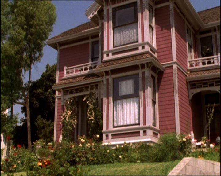 Charmed-Online_dot_net-2x03ThePaintedWorld1358.jpg Charmed-Online_dot_net-2x03ThePaintedWorld1358.jpg
