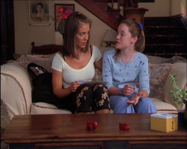 Charmed-Online_dot_net-2x03ThePaintedWorld1674.jpg