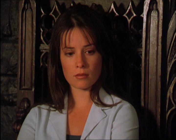 Charmed-Online_dot_net-2x03ThePaintedWorld1839.jpg