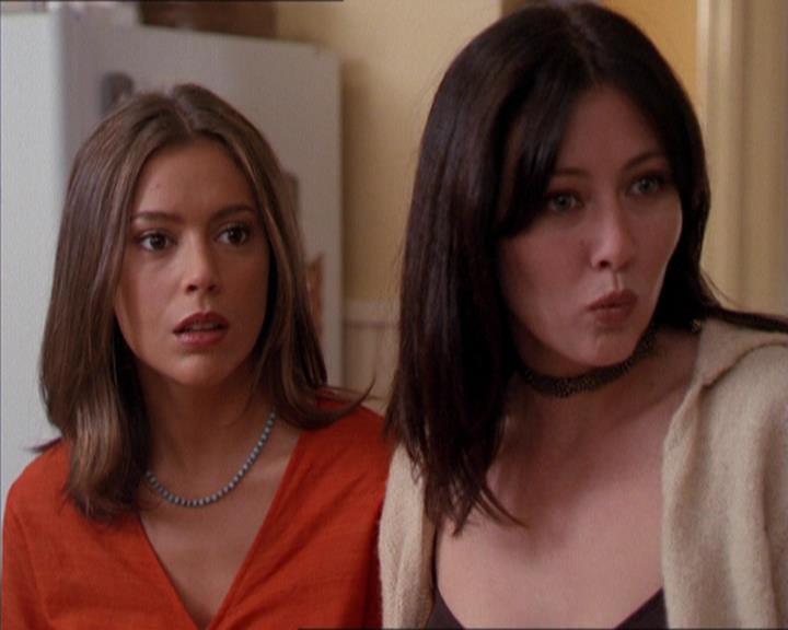 Charmed-Online_dot_net-2x05TheDevilsMusic0676.jpg Charmed-Online_dot_net-2x05TheDevilsMusic0676.jpg