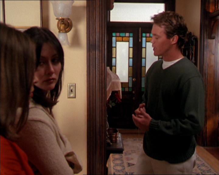 Charmed-Online_dot_net-2x05TheDevilsMusic0789.jpg Charmed-Online_dot_net-2x05TheDevilsMusic0789.jpg