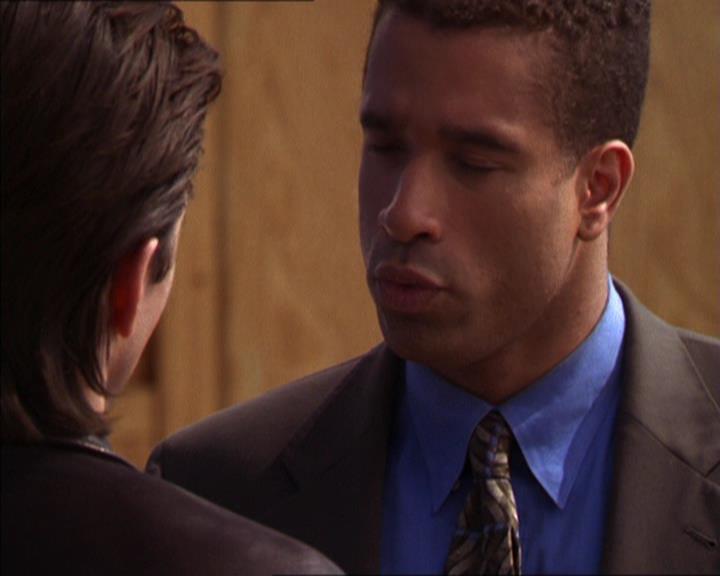 Charmed-Online_dot_net-2x05TheDevilsMusic0861.jpg Charmed-Online_dot_net-2x05TheDevilsMusic0861.jpg