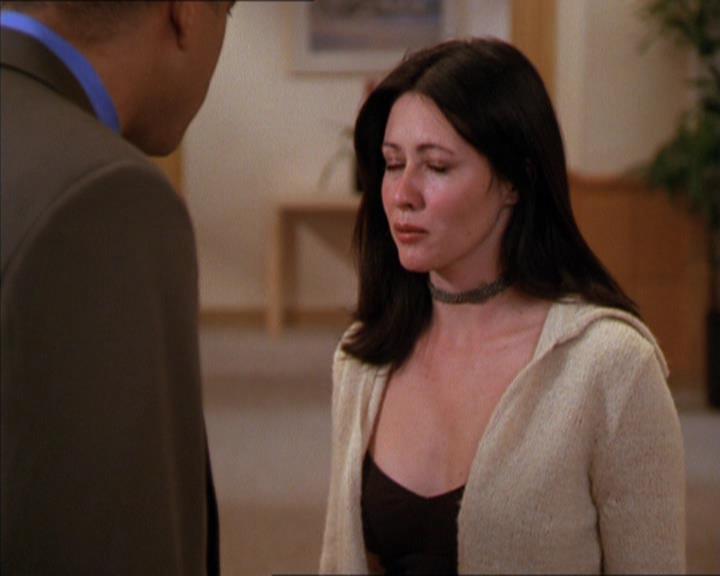Charmed-Online_dot_net-2x05TheDevilsMusic1314.jpg Charmed-Online_dot_net-2x05TheDevilsMusic1314.jpg