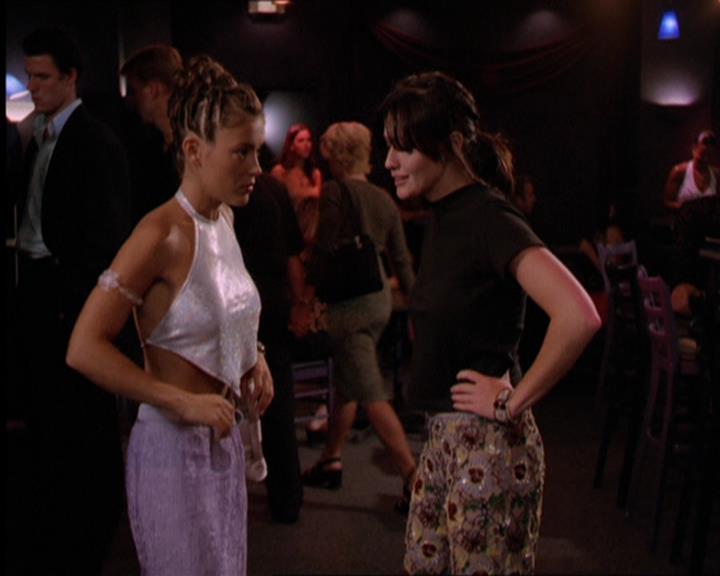 Charmed-Online_dot_net-2x05TheDevilsMusic1462.jpg