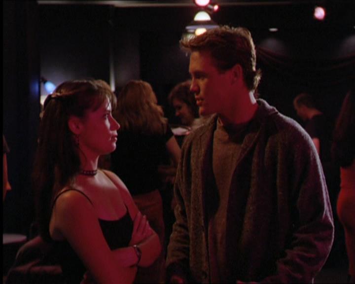 Charmed-Online_dot_net-2x05TheDevilsMusic1494.jpg