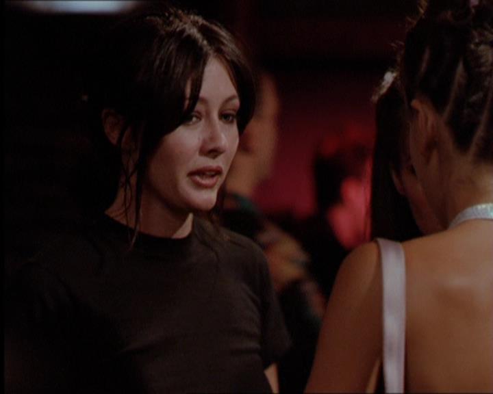 Charmed-Online_dot_net-2x05TheDevilsMusic1647.jpg