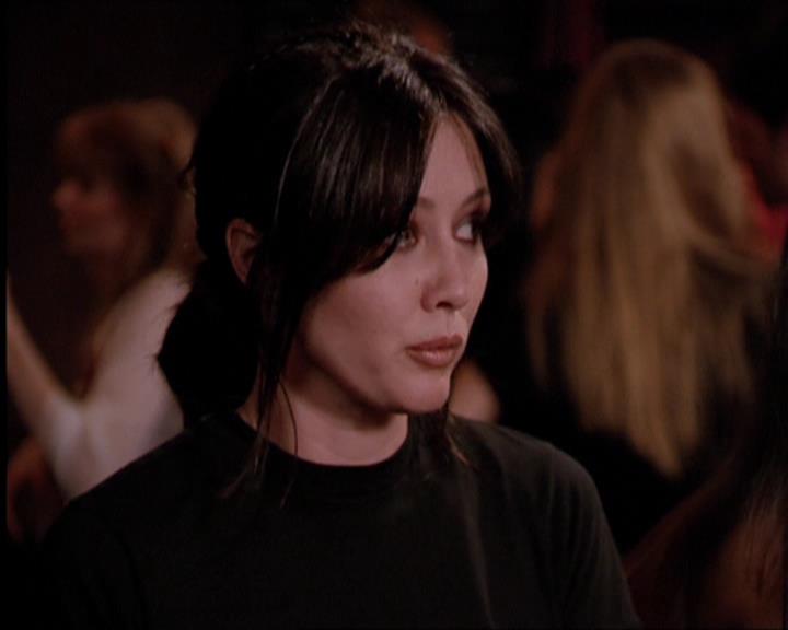 Charmed-Online_dot_net-2x05TheDevilsMusic1667.jpg