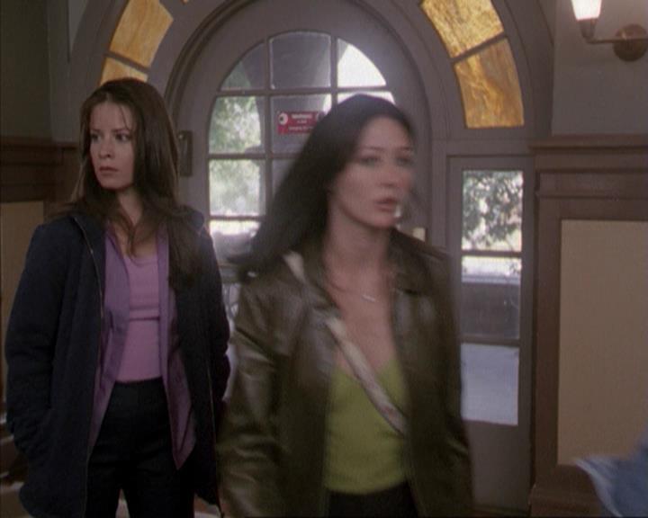 Charmed-Online-dot-net_207TheyreEverywhere1291.jpg Charmed-Online-dot-net_207TheyreEverywhere1291.jpg