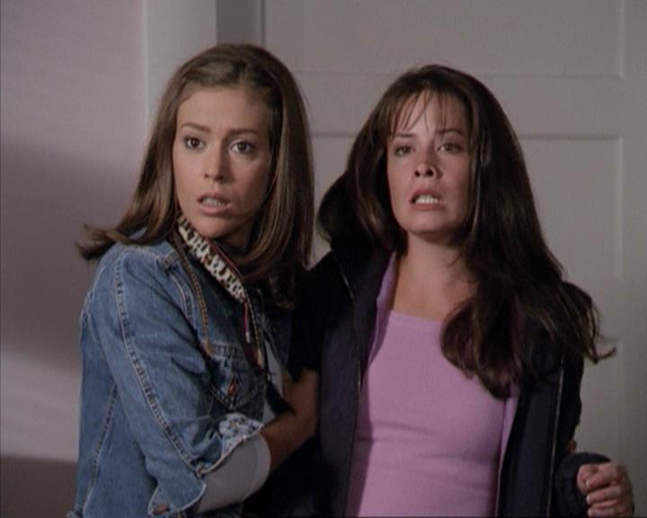 Charmed-Online-dot-net_207TheyreEverywhere1341.jpg