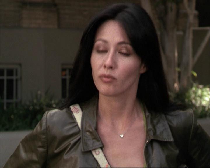 Charmed-Online-dot-net_207TheyreEverywhere1371.jpg