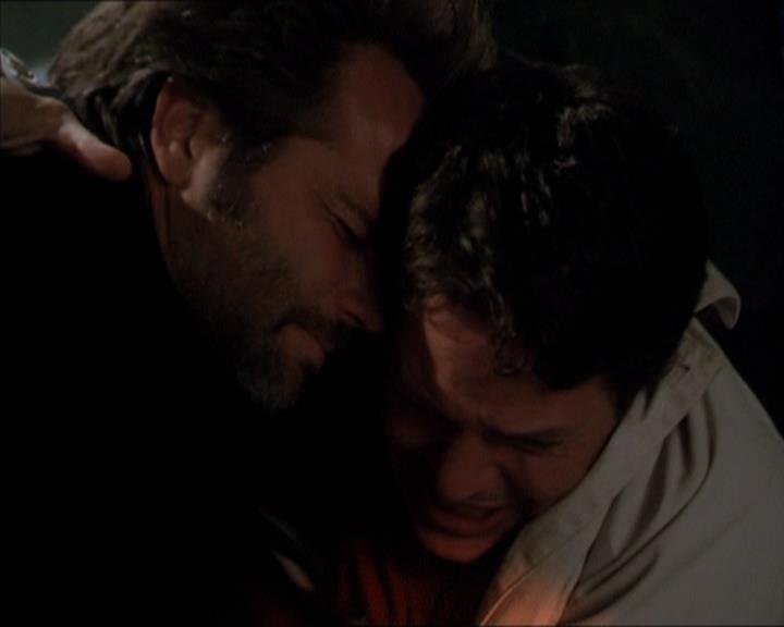 Charmed-Online-dot-210HeartbreakCity0124.jpg Charmed-Online-dot-210HeartbreakCity0124.jpg