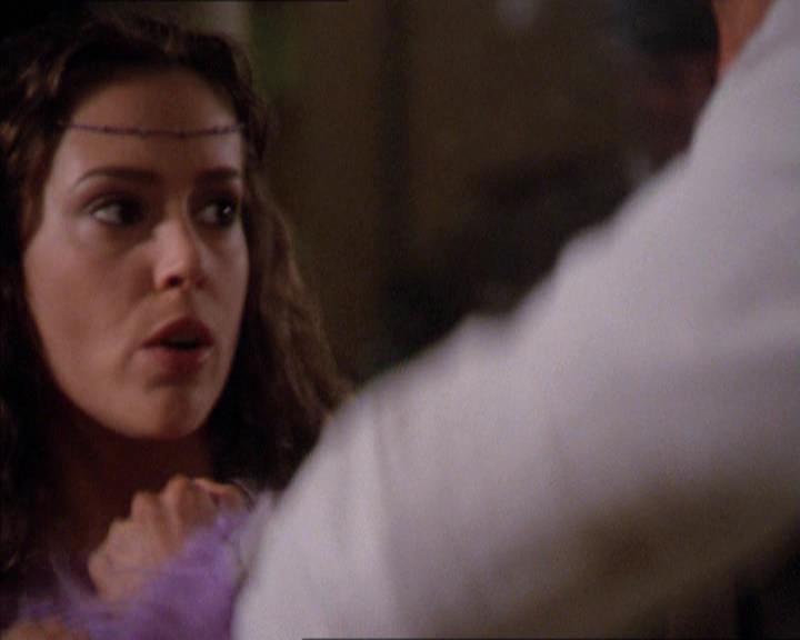 Charmed-Online-dot-210HeartbreakCity0274.jpg Charmed-Online-dot-210HeartbreakCity0274.jpg