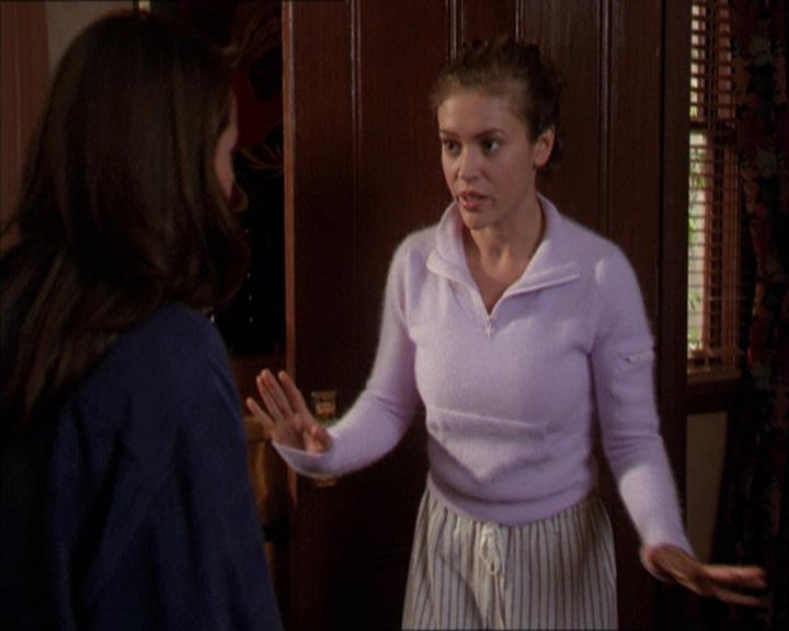 Charmed-Online-dot-210HeartbreakCity0522.jpg Charmed-Online-dot-210HeartbreakCity0522.jpg