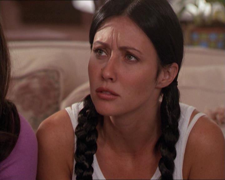 Charmed-Online-dot-210HeartbreakCity0631.jpg