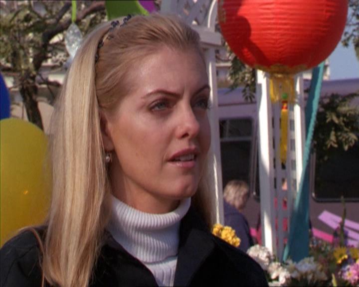 Charmed-Online-dot-210HeartbreakCity0744.jpg Charmed-Online-dot-210HeartbreakCity0744.jpg