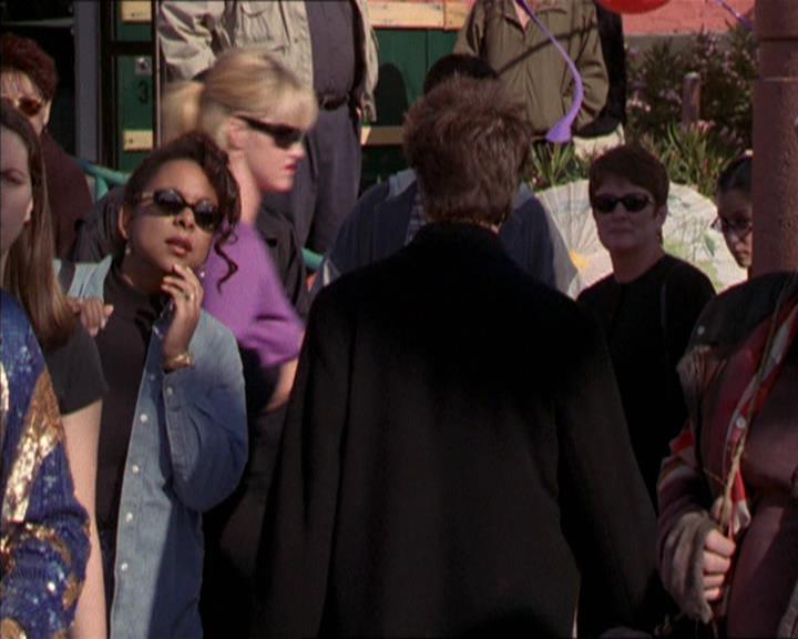 Charmed-Online-dot-210HeartbreakCity0807.jpg Charmed-Online-dot-210HeartbreakCity0807.jpg