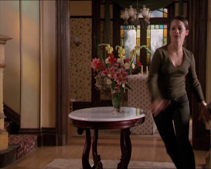 Charmed-Online-dot-210HeartbreakCity0812.jpg Charmed-Online-dot-210HeartbreakCity0812.jpg