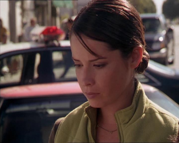 Charmed-Online-dot-210HeartbreakCity0864.jpg Charmed-Online-dot-210HeartbreakCity0864.jpg