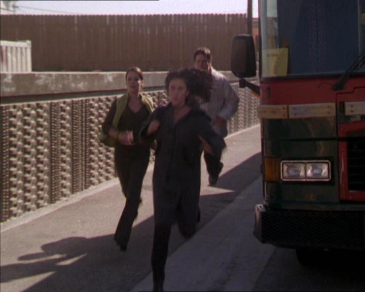 Charmed-Online-dot-210HeartbreakCity0935.jpg Charmed-Online-dot-210HeartbreakCity0935.jpg