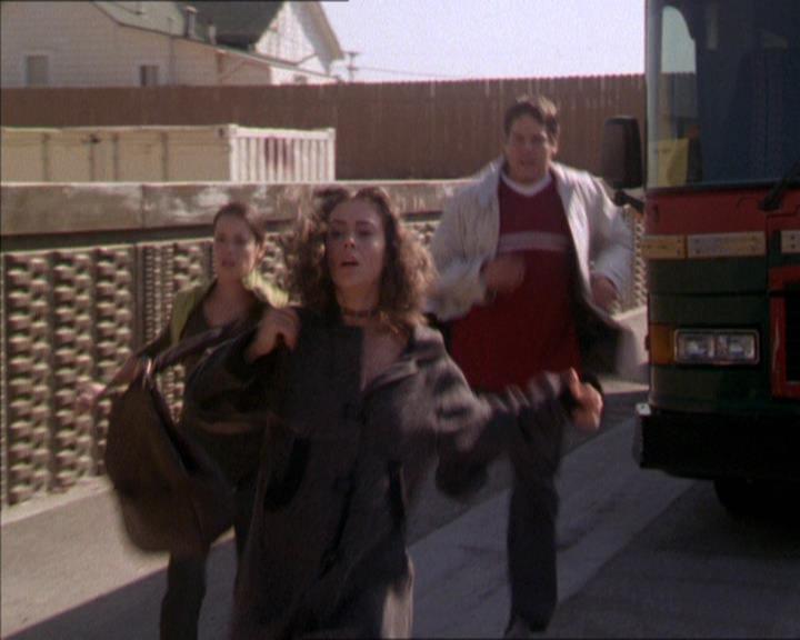 Charmed-Online-dot-210HeartbreakCity0936.jpg Charmed-Online-dot-210HeartbreakCity0936.jpg