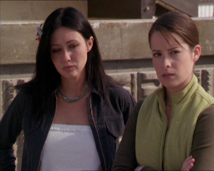 Charmed-Online-dot-210HeartbreakCity0971.jpg Charmed-Online-dot-210HeartbreakCity0971.jpg