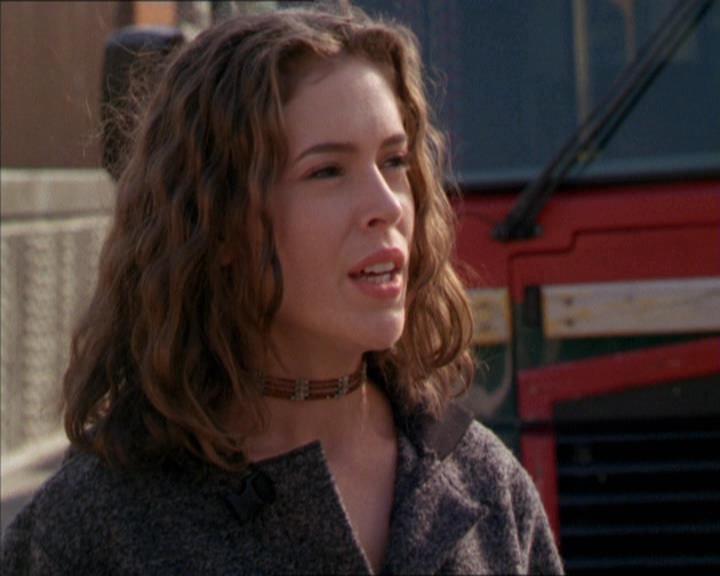 Charmed-Online-dot-210HeartbreakCity0976.jpg Charmed-Online-dot-210HeartbreakCity0976.jpg