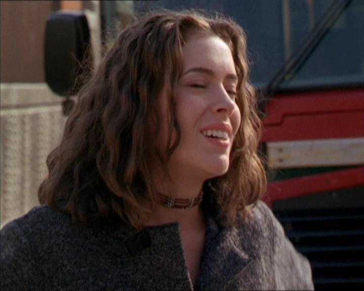 Charmed-Online-dot-210HeartbreakCity0977.jpg Charmed-Online-dot-210HeartbreakCity0977.jpg