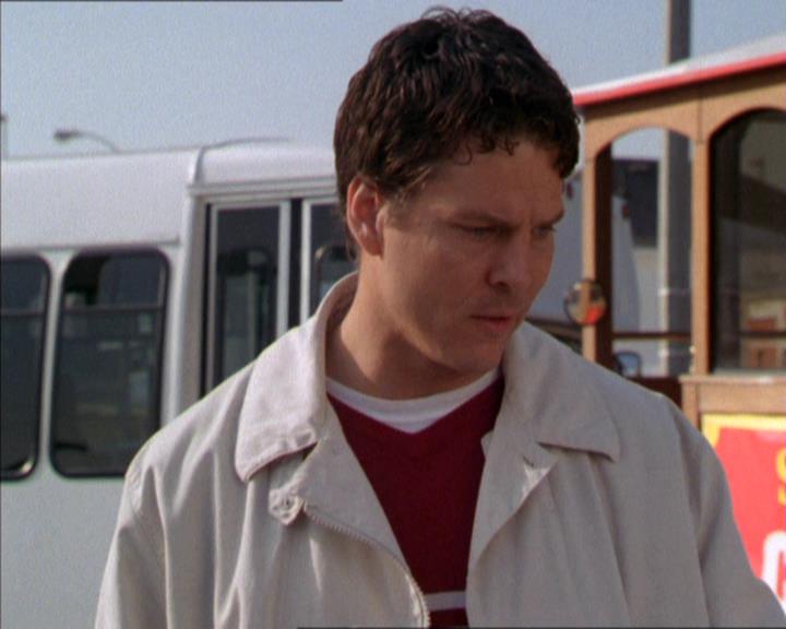 Charmed-Online-dot-210HeartbreakCity0989.jpg Charmed-Online-dot-210HeartbreakCity0989.jpg