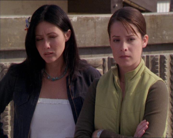 Charmed-Online-dot-210HeartbreakCity0995.jpg Charmed-Online-dot-210HeartbreakCity0995.jpg