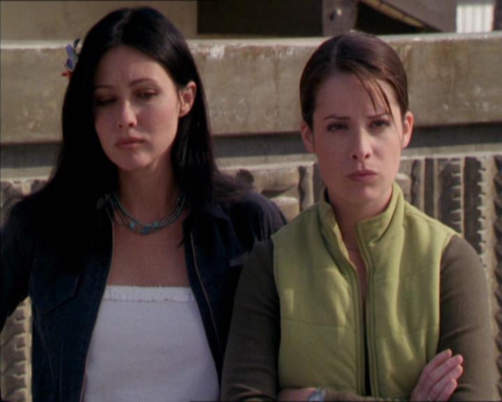 Charmed-Online-dot-210HeartbreakCity1005.jpg Charmed-Online-dot-210HeartbreakCity1005.jpg