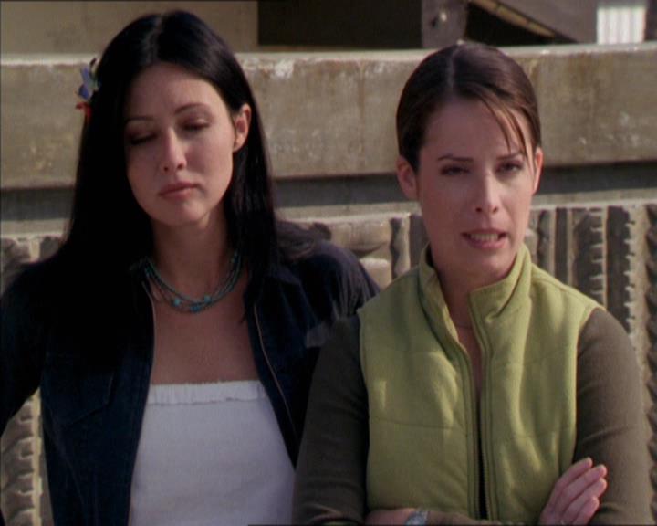 Charmed-Online-dot-210HeartbreakCity1006.jpg Charmed-Online-dot-210HeartbreakCity1006.jpg