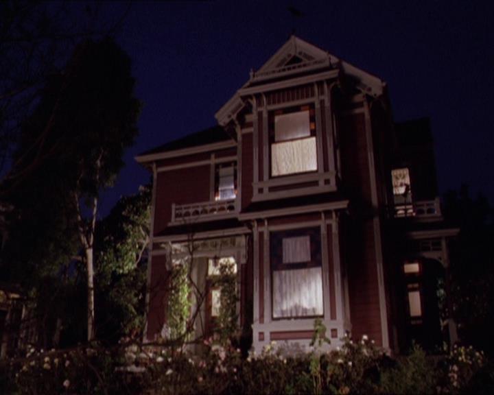 Charmed-Online-dot-210HeartbreakCity1070.jpg Charmed-Online-dot-210HeartbreakCity1070.jpg