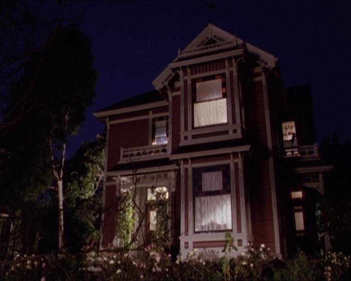 Charmed-Online-dot-210HeartbreakCity1071.jpg Charmed-Online-dot-210HeartbreakCity1071.jpg