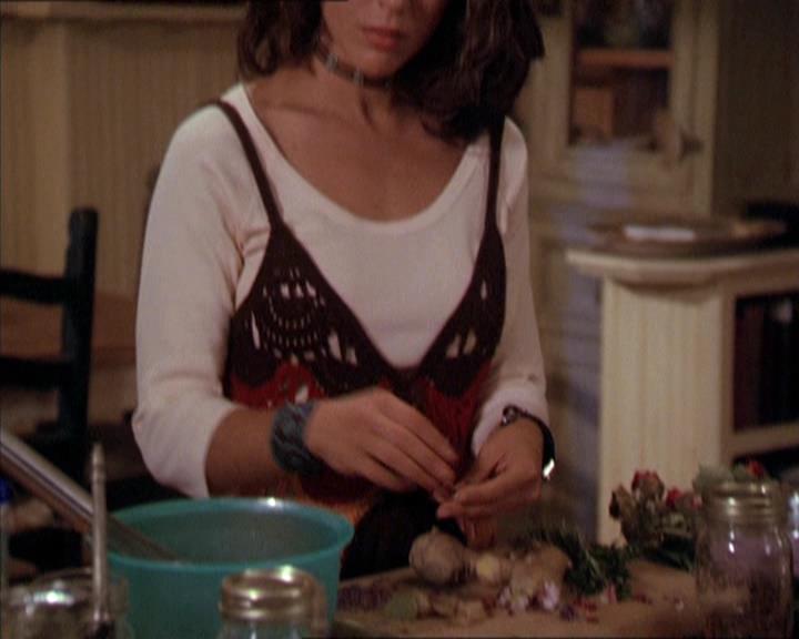 Charmed-Online-dot-210HeartbreakCity1073.jpg Charmed-Online-dot-210HeartbreakCity1073.jpg