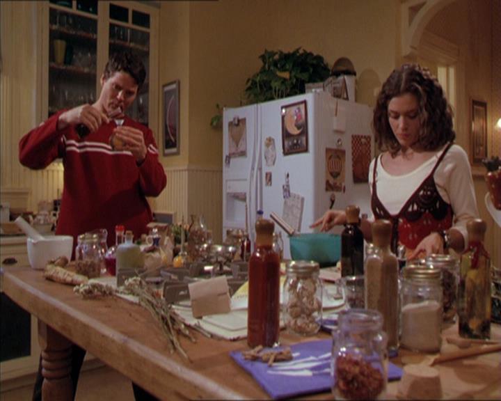 Charmed-Online-dot-210HeartbreakCity1079.jpg Charmed-Online-dot-210HeartbreakCity1079.jpg