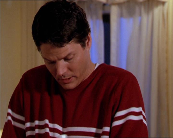 Charmed-Online-dot-210HeartbreakCity1127.jpg Charmed-Online-dot-210HeartbreakCity1127.jpg