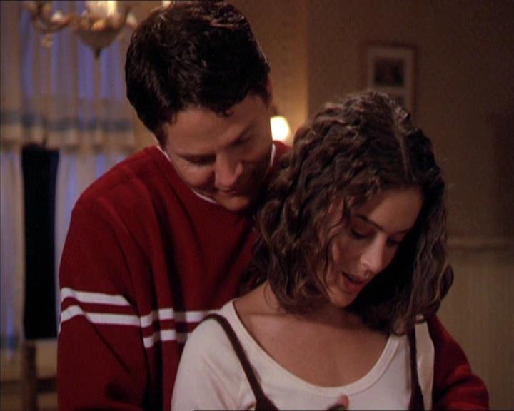 Charmed-Online-dot-210HeartbreakCity1161.jpg Charmed-Online-dot-210HeartbreakCity1161.jpg